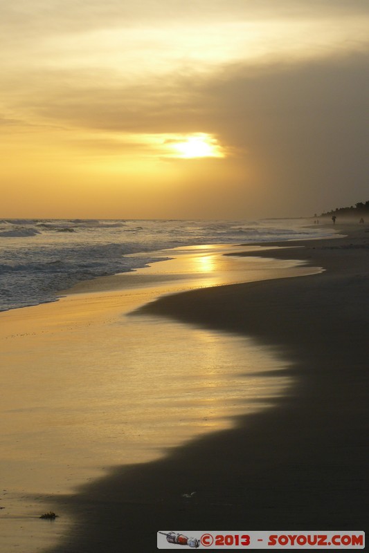 Assinie - Coucher de Soleil
Mots-clés: CIV CÃ´te d&#039;Ivoire geo:lat=5.15447231 geo:lon=-3.44131101 geotagged Sud-Como plage mer sunset