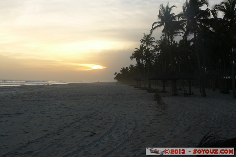 Assinie - Coucher de Soleil
Mots-clés: CIV CÃ´te d&#039;Ivoire geo:lat=5.15517833 geo:lon=-3.44352166 geotagged Sud-Como plage mer sunset