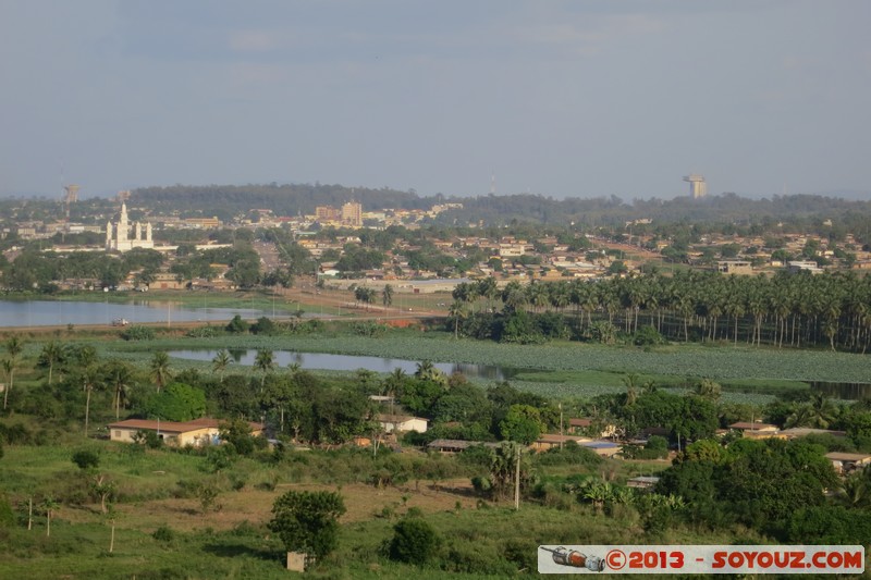 Yamoussoukro - Vue depuis la Basilique de Notre Dame de la Paix
Mots-clés: CIV CÃ´te d'Ivoire geo:lat=6.81173445 geo:lon=-5.29668873 geotagged Lacs Yamoussoukro Basilique de Notre Dame de la Paix Eglise Architecture