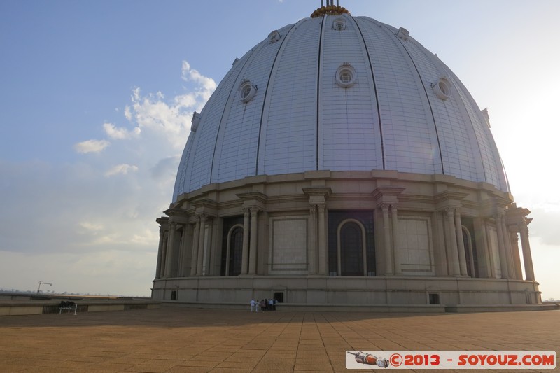 Yamoussoukro - Basilique de Notre Dame de la Paix - Le Dome
Mots-clés: CIV CÃ´te d'Ivoire geo:lat=6.81176167 geo:lon=-5.29646372 geotagged Lacs Yamoussoukro Basilique de Notre Dame de la Paix Eglise Architecture