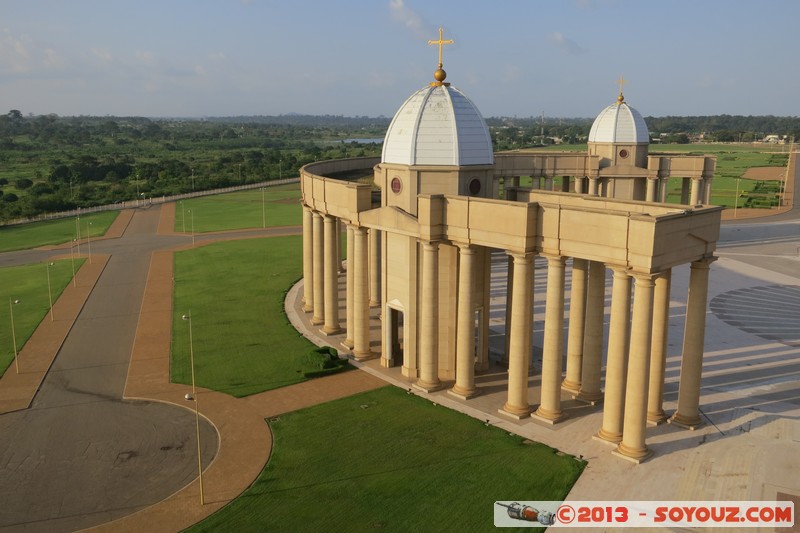 Yamoussoukro - Basilique de Notre Dame de la Paix
Mots-clés: CIV CÃ´te d'Ivoire geo:lat=6.81193595 geo:lon=-5.29669535 geotagged Lacs Yamoussoukro Basilique de Notre Dame de la Paix Eglise Architecture sunset