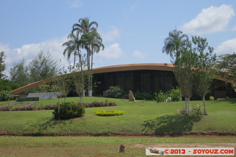 Yamoussoukro - Golf Club "Le President"
Mots-clés: CIV CÃ´te d&#039;Ivoire geo:lat=6.79712772 geo:lon=-5.25388956 geotagged Lacs Nzuessi Yamoussoukro 70&#039;s Architecture sport