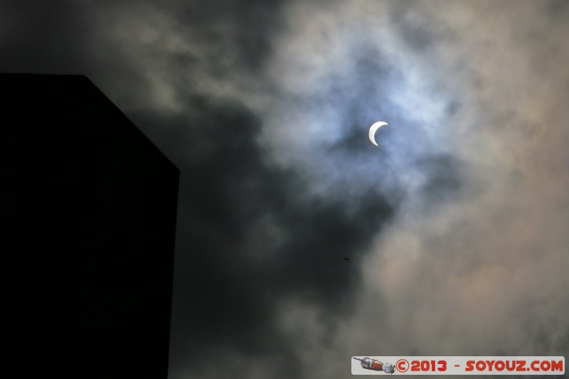 Yamoussoukro - Eclipse partielle de Soleil
La Fondation Felix Houphouet-Boigny pour la recherche de la Paix
Mots-clés: CIV CÃ´te d'Ivoire geo:lat=6.79761444 geo:lon=-5.26533179 geotagged Lacs Nzuessi Yamoussoukro Fondation Felix Houphouet-Boigny Eclipse soleil