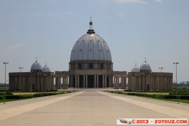 Yamoussoukro - Basilique de Notre Dame de la Paix
Mots-clés: CIV CÃ´te d'Ivoire geo:lat=6.81802396 geo:lon=-5.29307127 geotagged Lacs Yamoussoukro Basilique de Notre Dame de la Paix Eglise Architecture