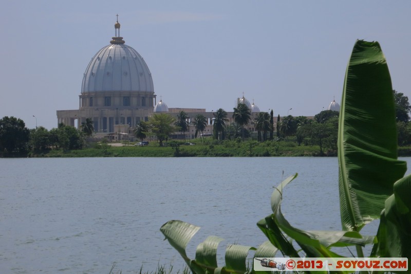 Yamoussoukro - Basilique de Notre Dame de la Paix
Mots-clés: CIV CÃ´te d'Ivoire geo:lat=6.81519026 geo:lon=-5.28249264 geotagged Lacs Yamoussoukro Basilique de Notre Dame de la Paix Eglise Architecture