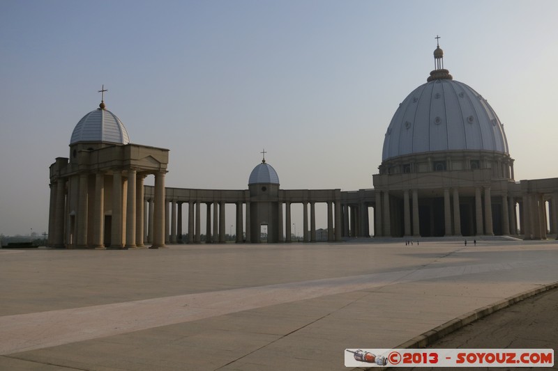 Yamoussoukro - Basilique de Notre Dame de la Paix - Le Dome
Mots-clés: CIV CÃ´te d'Ivoire Yamoussoukro Lacs Basilique de Notre Dame de la Paix Eglise Architecture