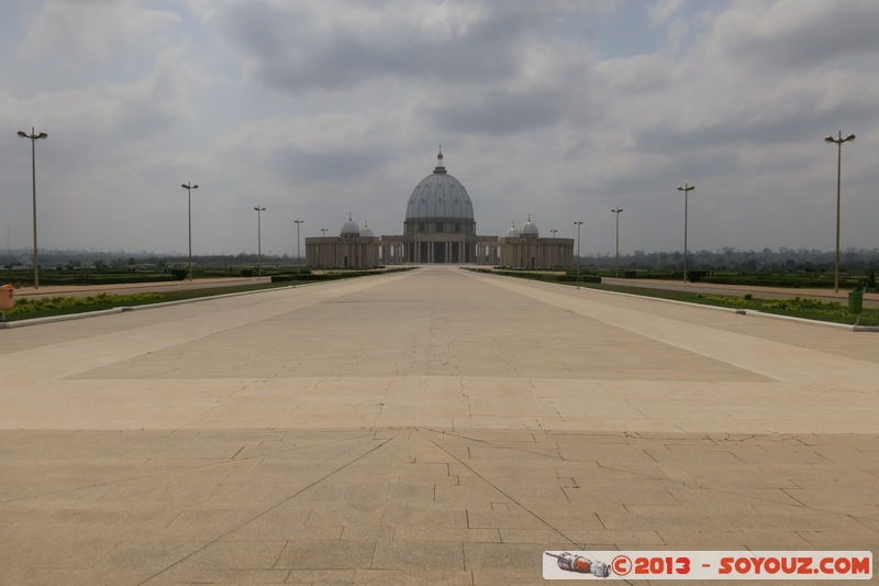 Yamoussoukro - Fondation Felix Houphouet-Boigny
La Fondation Felix Houphouet-Boigny pour la recherche de la Paix
Mots-clés: CIV CÃ´te d&#039;Ivoire Yamoussoukro Lacs Basilique de Notre Dame de la Paix Eglise Architecture Fondation Felix Houphouet-Boigny