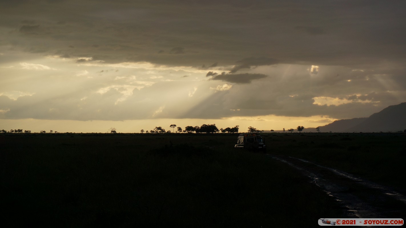 Masai Mara - Sunset on the savannah
Mots-clés: geo:lat=-1.37897153 geo:lon=34.99728053 Oloolaimutia geotagged KEN Kenya Narok Masai Mara Lumiere paysage sunset Nuages