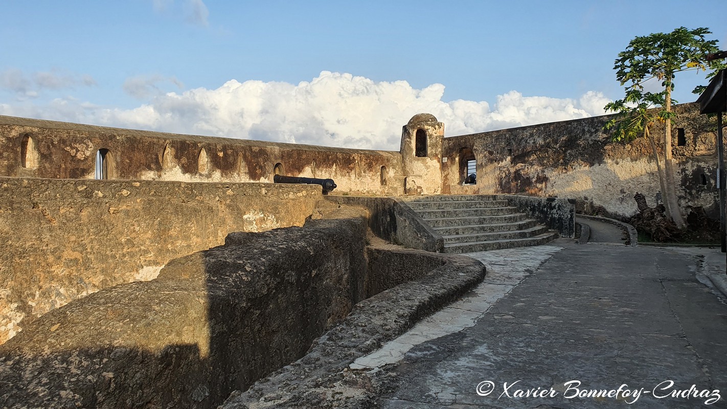 Mombasa - Fort Jesus
Mots-clés: geo:lat=-4.06276335 geo:lon=39.68003919 geotagged KEN Kenya Mombasa Tayari Fort Jesus patrimoine unesco