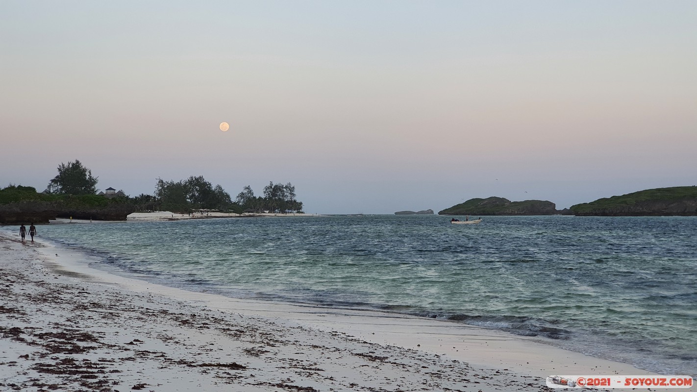 Watamu bay - Sunset
Mots-clés: plage Mer KEN Kenya Kilifi Watamu personnes Lune