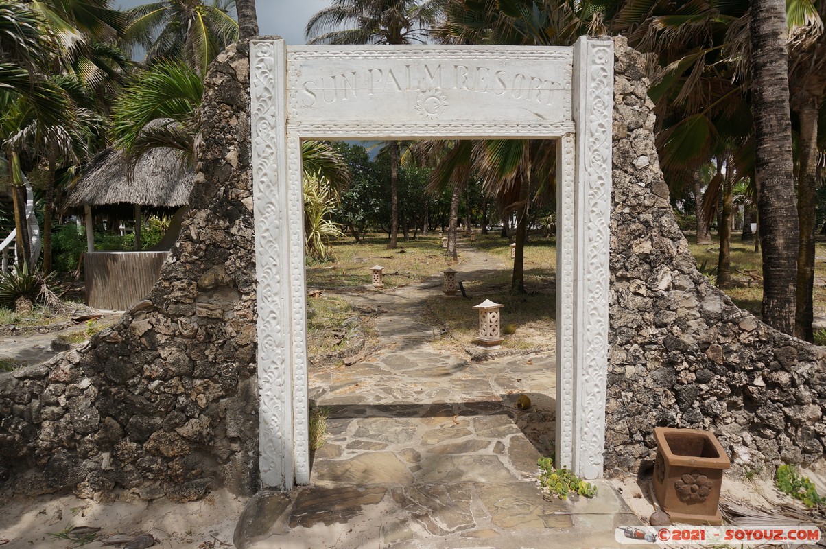 Watamu bay - Former reasort
Mots-clés: geo:lat=-3.35081312 geo:lon=40.02478398 geotagged KEN Kenya Kilifi Watamu plage Mer Watamu bay Ruines