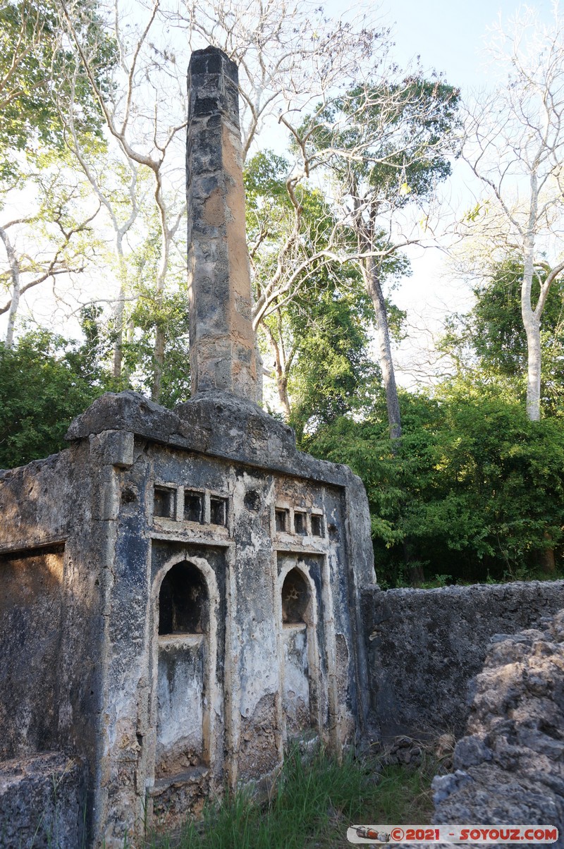 Watamu - Gede Ruins - Pillar Tomb
Mots-clés: Gedi geo:lat=-3.30954087 geo:lon=40.01640110 geotagged KEN Kenya Kilifi Gede Ruins Ruines Pillar Tomb Watamu