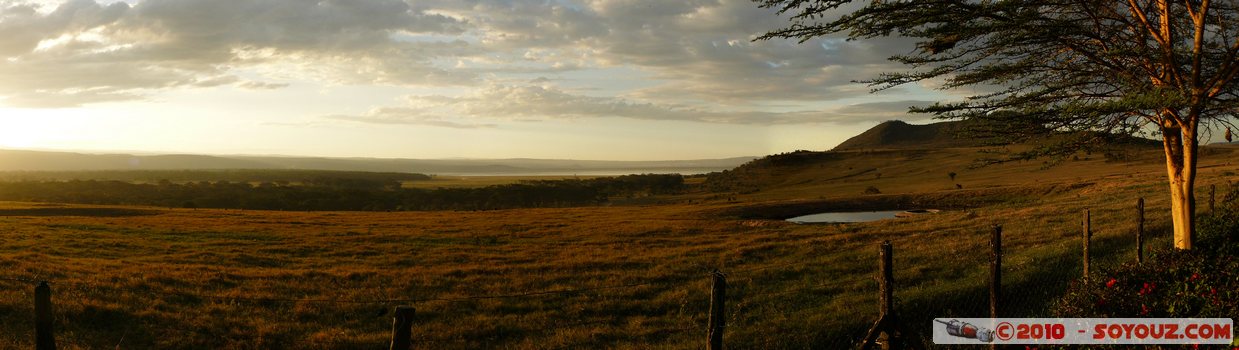 Lake Nakuru National Park - View from Lake Nakuru Lodge - panorama
Mots-clés: panorama sunset