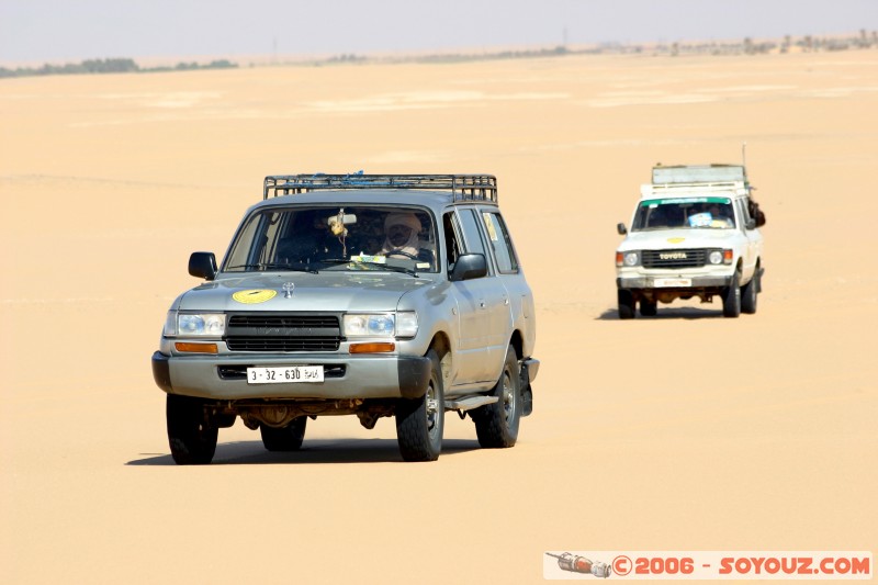 Mots-clés: voiture car desert