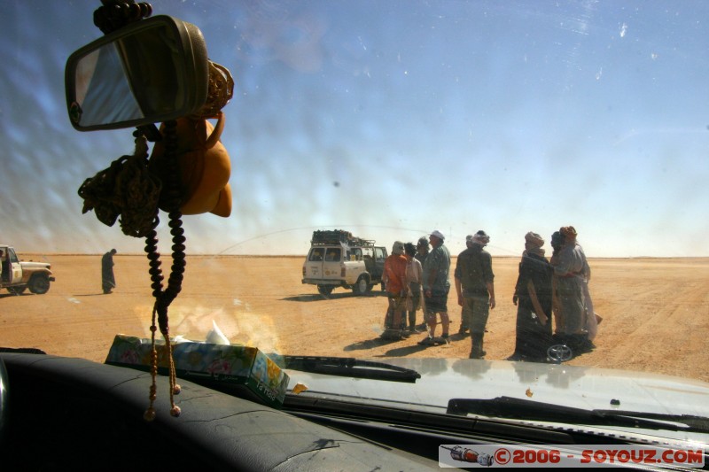 Mots-clés: voiture car desert