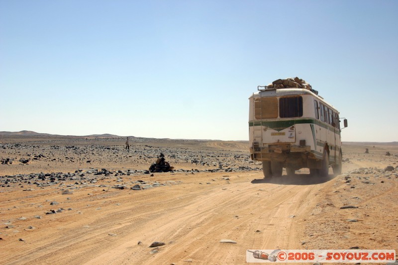 Bus sur les pistes desertiques
Mots-clés: bus
