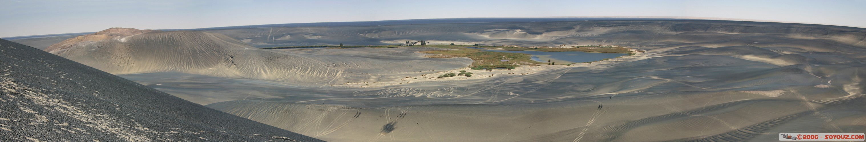 Panoramique du centre du volcan
Mots-clés: Waw al-Namus volcan volcano desert