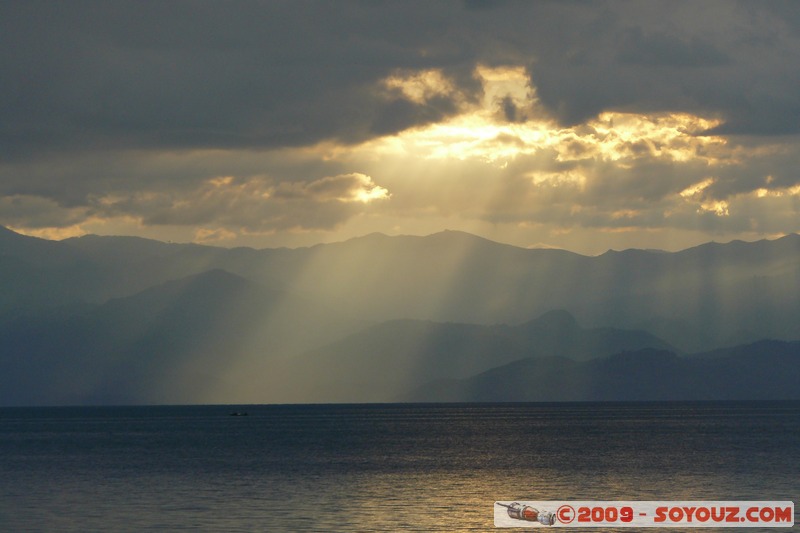 Goma - Coucher de Soleil sur le lac Kivu
Mots-clés: sunset Lac