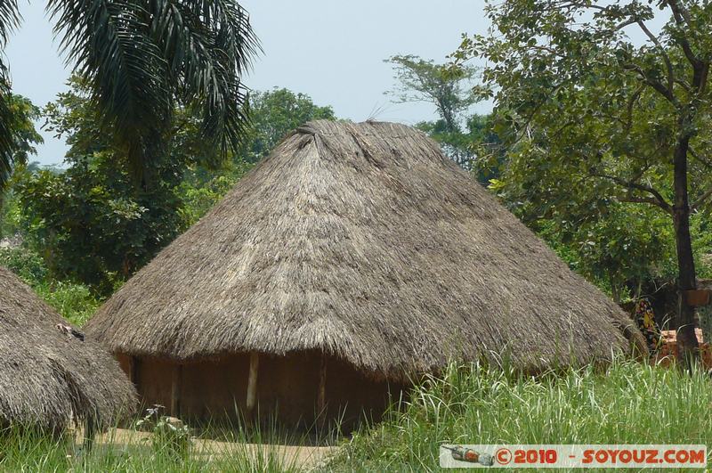 Dungu - Habitation traditionnelle
