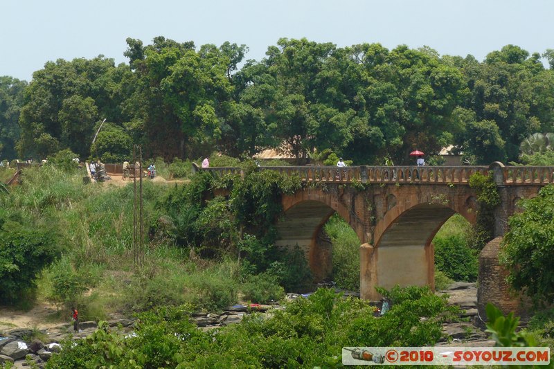 Dungu - Pont sur le fleuve
Mots-clés: Pont