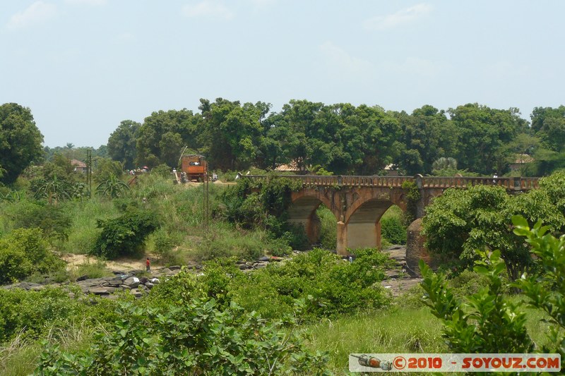 Dungu - Pont sur le fleuve
Mots-clés: Pont