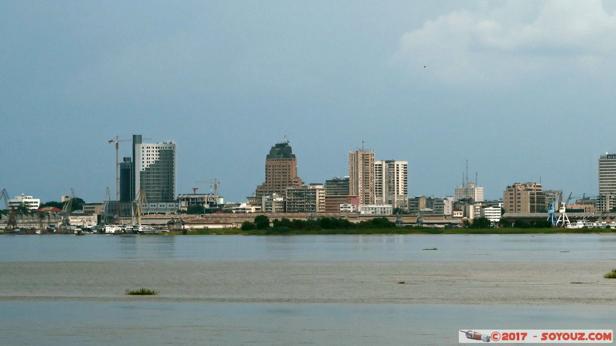 Brazzaville - Mami Wata - Vue sur Kinshasa
Mots-clés: Brazzaville COG geo:lat=-4.27780202 geo:lon=15.28350323 geotagged République du Congo Riviere Congo Mami Wata