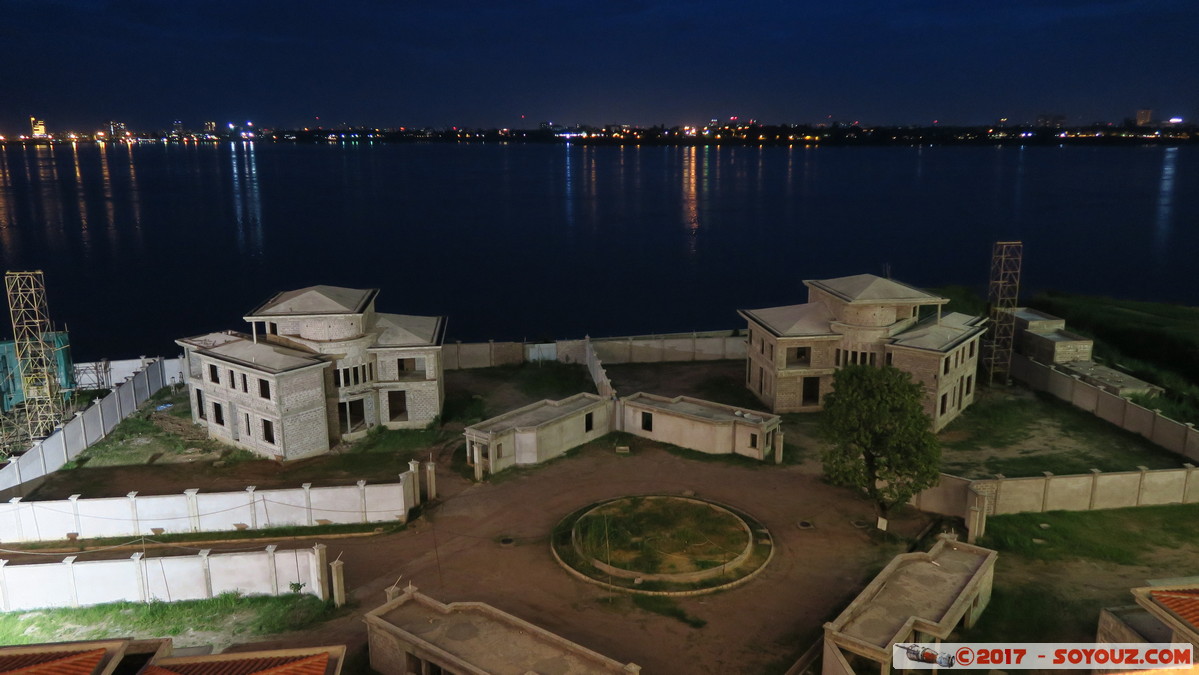 Brazzaville by night - Pont du 15 aout 1960
Mots-clés: Brazzaville COG geo:lat=-4.28687467 geo:lon=15.26795983 geotagged République du Congo Pont du 15 aout 1960 Nuit