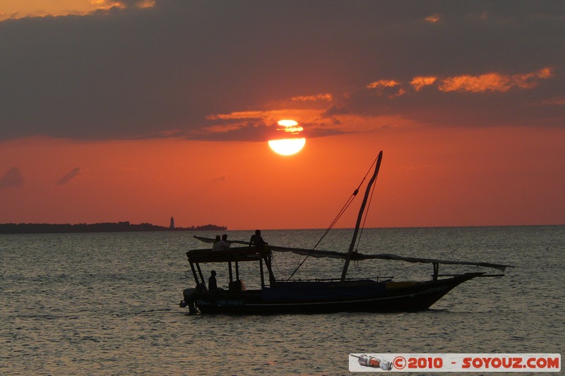 Zanzibar - Kendwa - Sunset
Mots-clés: mer bateau sunset