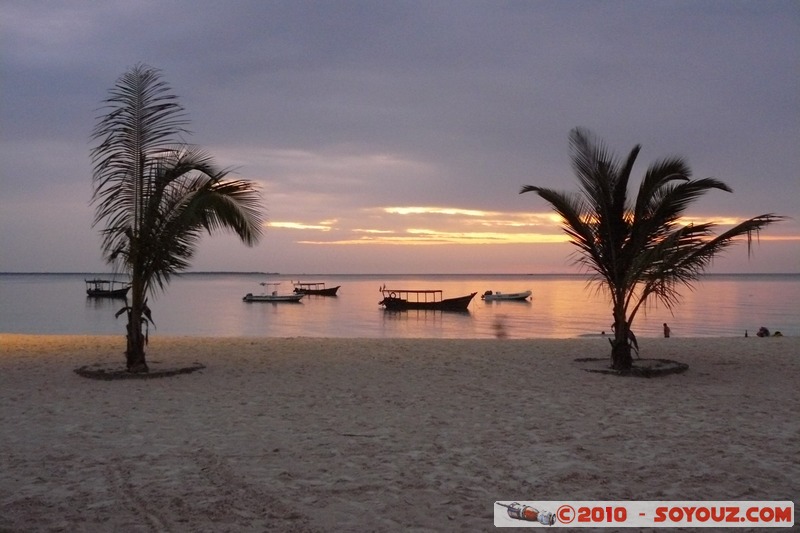 Zanzibar - Kendwa - Sunset
Mots-clés: plage mer sunset