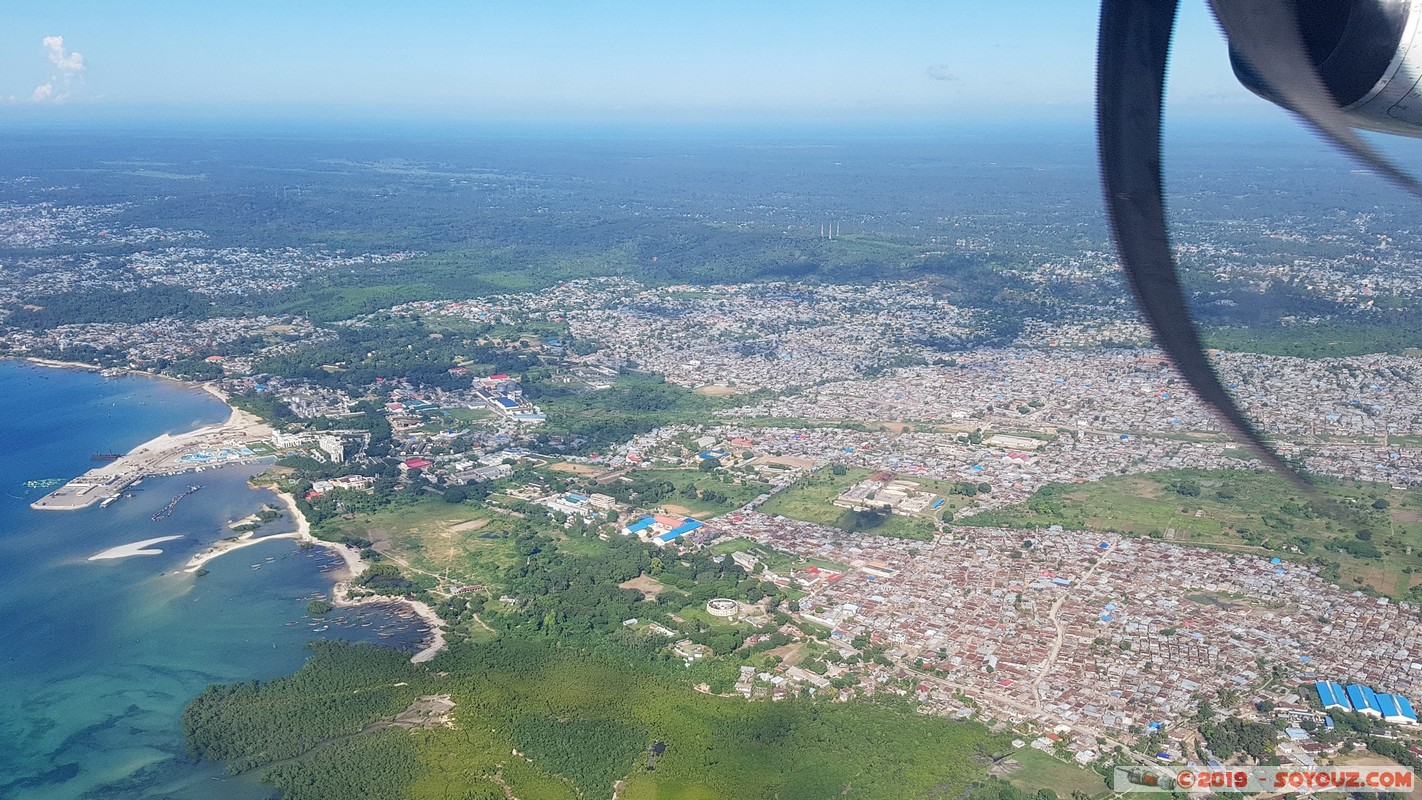 Zanzibar - Flying over
Mots-clés: Tanzanie TZA Zanzibar vue aerienne