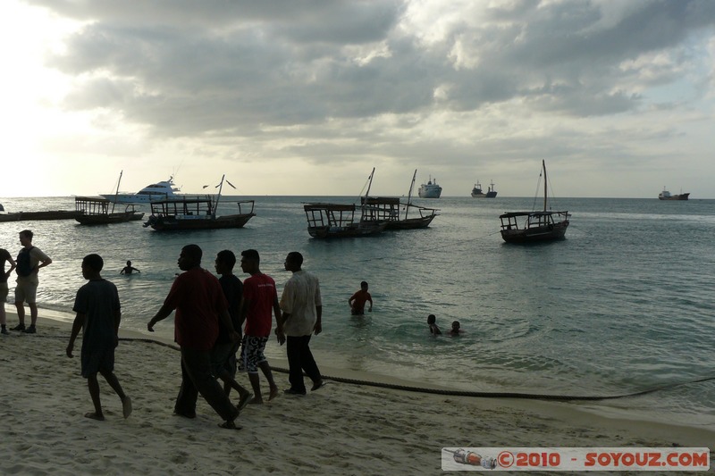 Zanzibar - Stone Town
Mots-clés: sunset personnes bateau mer