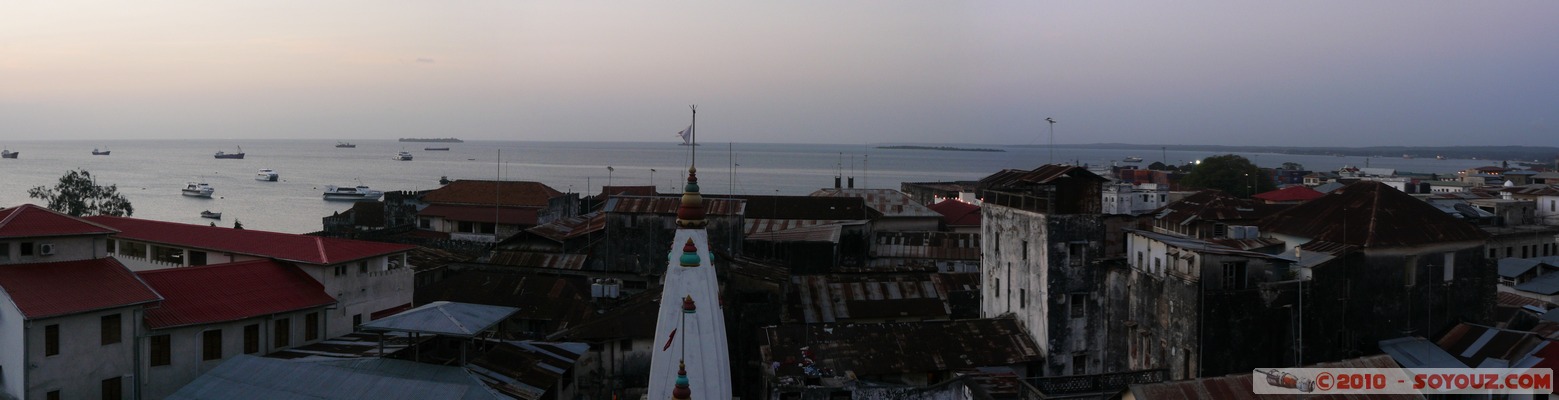 Zanzibar - View of Stone Town from 236 Hurumzi Hotel tower top
Mots-clés: panorama sunset