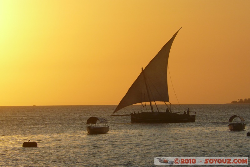 Zanzibar - Stone Town - Sunset
Mots-clés: bateau sunset