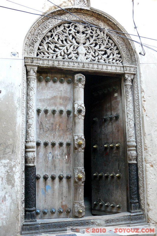 Zanzibar - Stone Town - Carved door
Mots-clés: patrimoine unesco sculpture