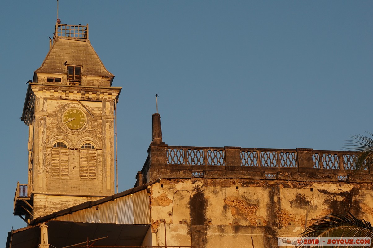 Zanzibar - Stone Town - House of Wonders at sunset
Mots-clés: Stone Town Tanzanie TZA Zanzibar Urban/West Zanzibar House of Wonders Mizingani Seafront sunset