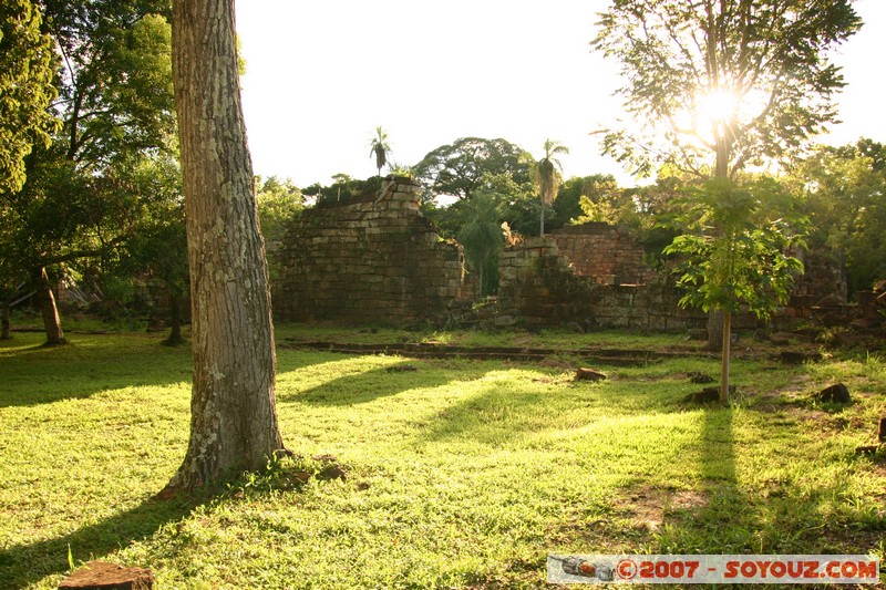 Ruines Mission Santa Ana - Plaza
