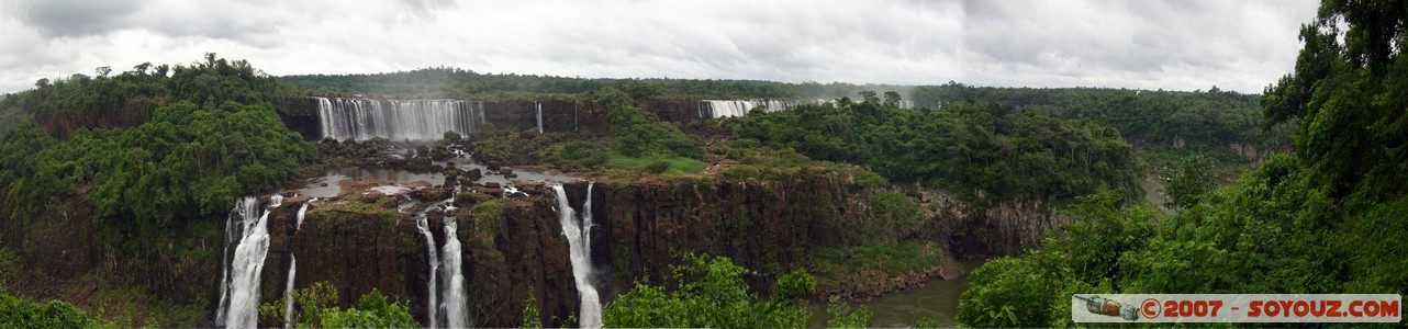 Brazil - Parque Nacional do Iguaçu - Salto Rivadavia, Salto tres Mosqueteros, Salto dos Mosqueteros
vue panoramique
