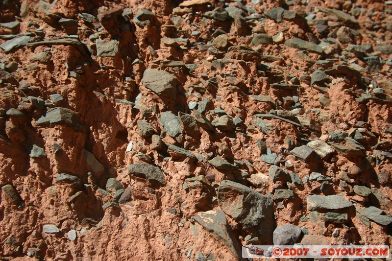 Purmamarca - Paseo de Los Colorados - mini cheminées de fées
