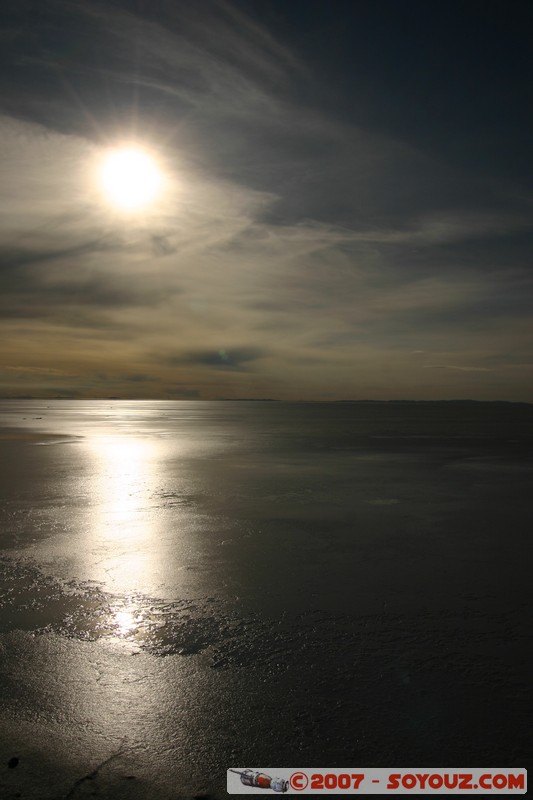 Salar de Uyuni- reflets sur le Salar pendant la saison des pluies
