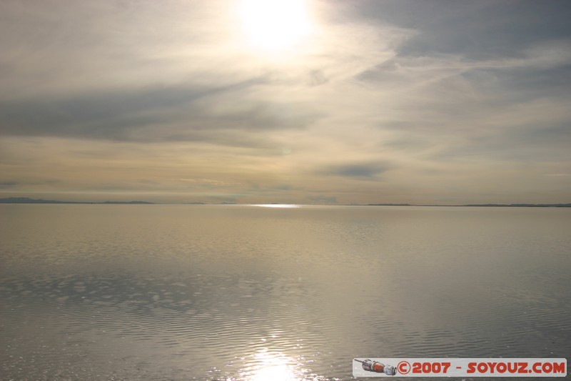 Salar de Uyuni- reflets sur le Salar pendant la saison des pluies
