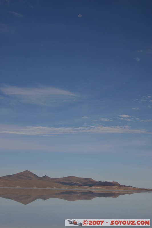 Salar de Uyuni- reflets sur le Salar pendant la saison des pluies
