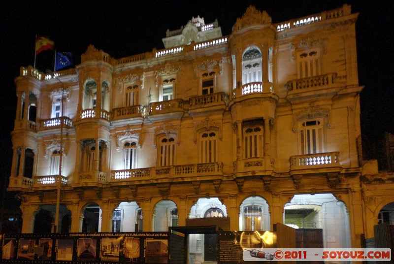 La Habana de noche - Embajada espanola (Palacio Velasco)
Stitched Panorama
Mots-clés: Nuit patrimoine unesco