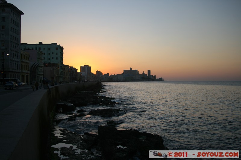 La Havane - Puesta del sol sul Malecon
Mots-clés: Centro Habana Ciudad de La Habana CUB Cuba geo:lat=23.14207975 geo:lon=-82.36492065 geotagged sunset