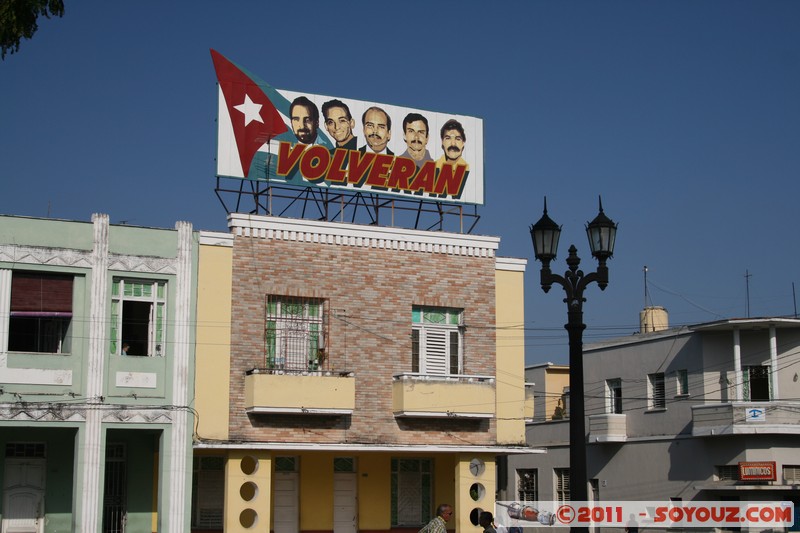 Cienfuegos - Parque Jose Marti - Volveran
Mots-clés: Cienfuegos CUB Cuba geo:lat=22.14623938 geo:lon=-80.45369612 geotagged patrimoine unesco fresques politiques