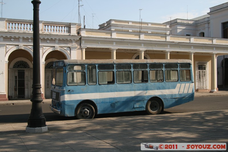 Cienfuegos - Parque Jose Marti - Autobus
Mots-clés: Cienfuegos CUB Cuba geo:lat=22.14625187 geo:lon=-80.45339759 geotagged patrimoine unesco bus