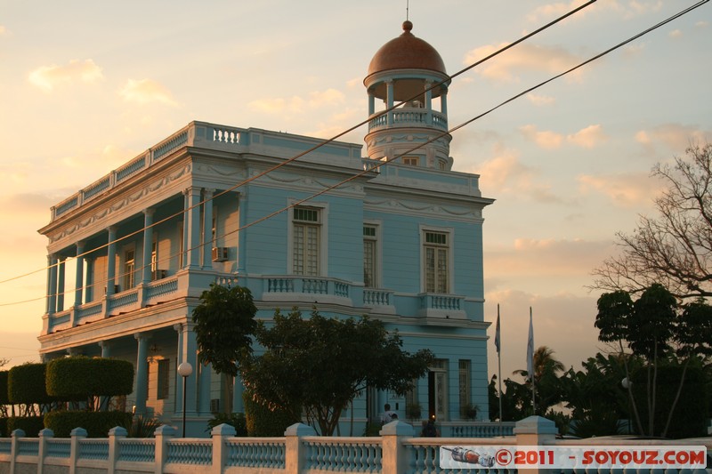Cienfuegos - Paseo El Prado - Hostal Palacio Azul
Mots-clés: Cienfuegos CUB Cuba geo:lat=22.12689145 geo:lon=-80.45060635 geotagged Punta Gorda sunset