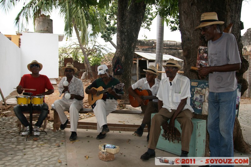 Trinidad - Banda Sorpresa Trinitaria
Mots-clés: CUB Cuba geo:lat=21.80524591 geo:lon=-79.98518019 geotagged Trinidad Sancti SpÃ­ritus musique personnes Sorpresa Trinitaria