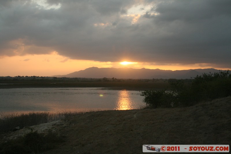 Hotel Islazul Zaza - Puesta de Sol en el lago Zaza
Mots-clés: CUB Cuba geo:lat=21.88683281 geo:lon=-79.38689053 geotagged MarroquÃ­n Sancti SpÃ­ritus sunset paysage Lac