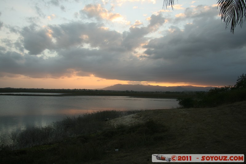 Hotel Islazul Zaza - Puesta de Sol en el lago Zaza
Mots-clés: CUB Cuba geo:lat=21.88683281 geo:lon=-79.38689053 geotagged MarroquÃ­n Sancti SpÃ­ritus sunset paysage Lac