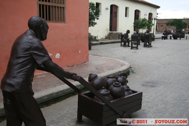 Camaguey - Plaza del Carmen
Mots-clés: CamagÃ¼ey CUB Cuba geo:lat=21.37988565 geo:lon=-77.92317386 geotagged patrimoine unesco statue
